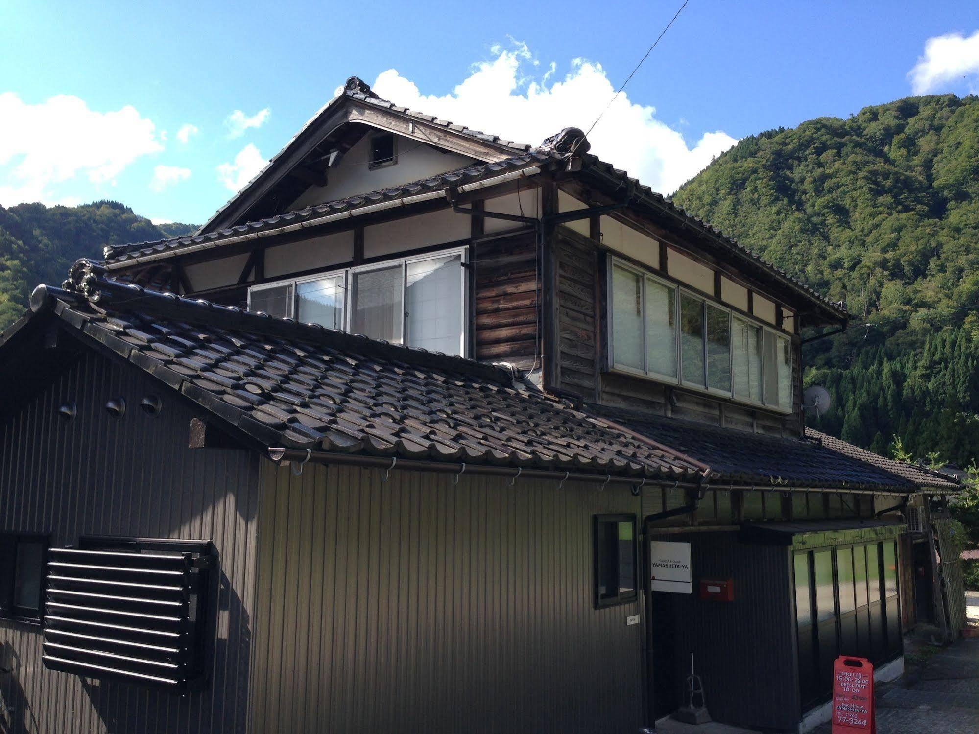 Guest House Yamashita-Ya Nanto Bagian luar foto